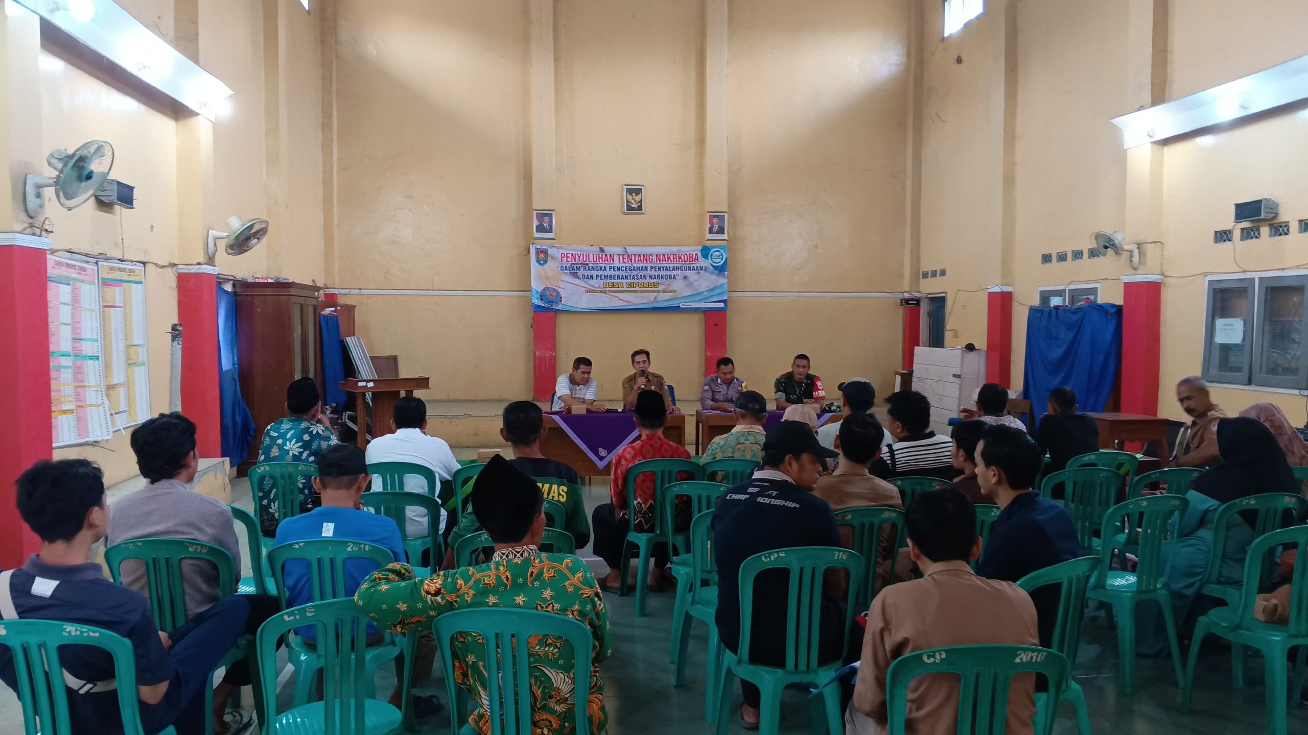 Sosialisasi Bahaya Narkoba di Desa Ciporos: Bersama Wujudkan Generasi Bebas Narkoba